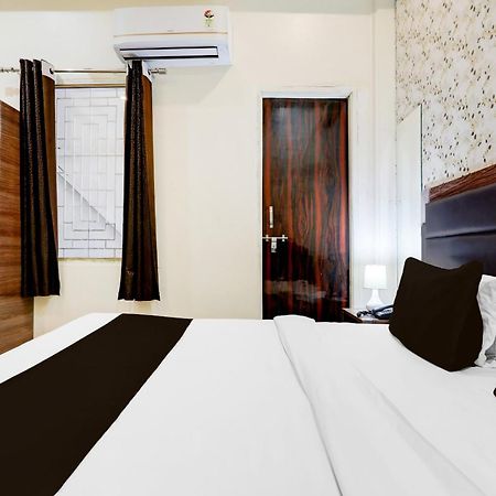 Super Hotel O Sankat Mochan Gandhi Nagar Kakarmatha Esterno foto