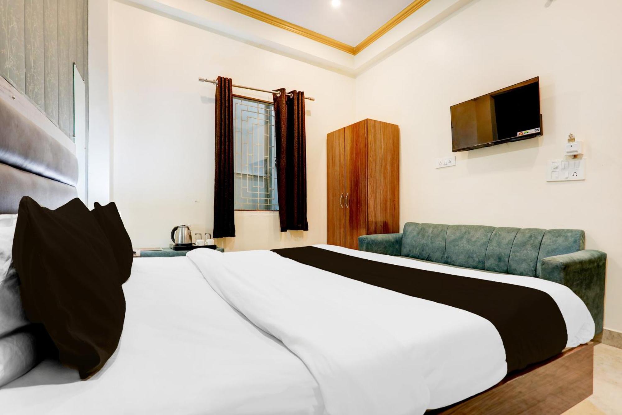Super Hotel O Sankat Mochan Gandhi Nagar Kakarmatha Esterno foto