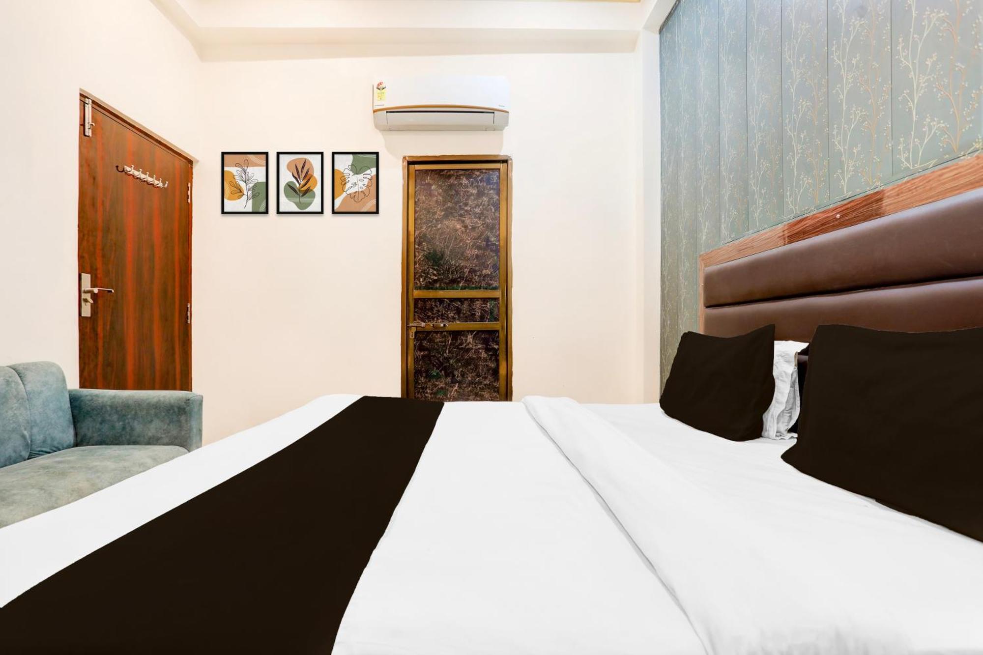Super Hotel O Sankat Mochan Gandhi Nagar Kakarmatha Esterno foto