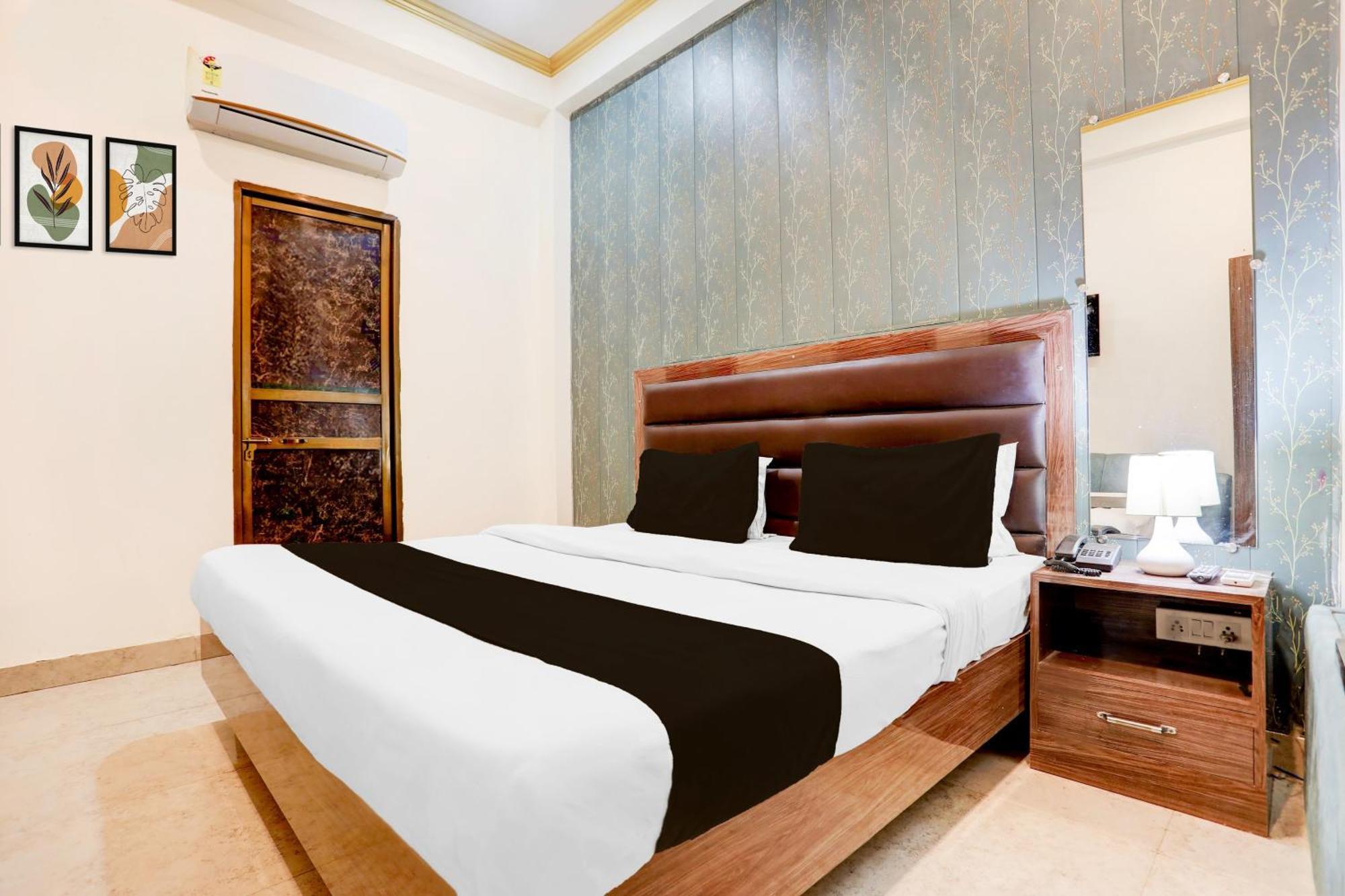 Super Hotel O Sankat Mochan Gandhi Nagar Kakarmatha Esterno foto
