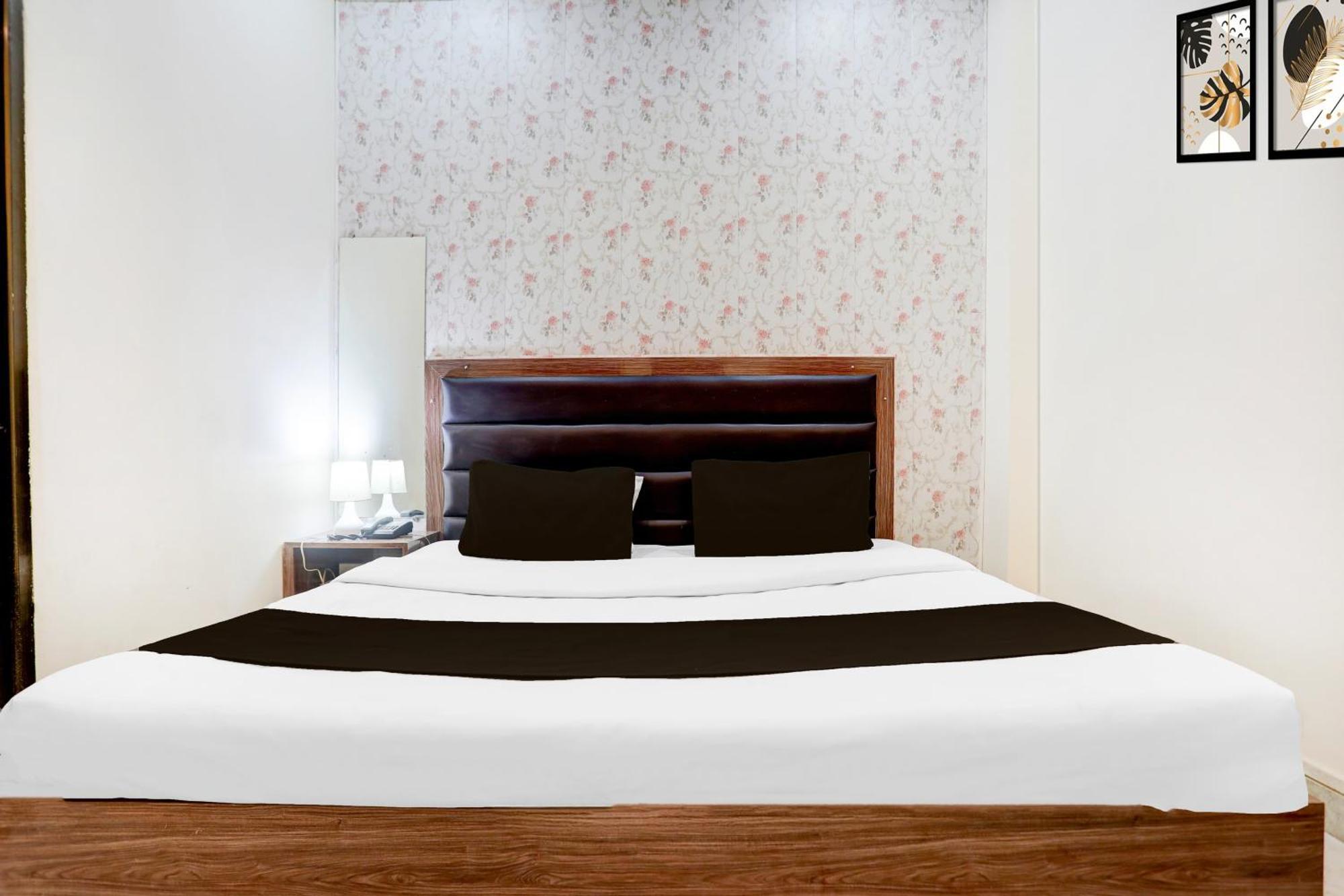 Super Hotel O Sankat Mochan Gandhi Nagar Kakarmatha Esterno foto