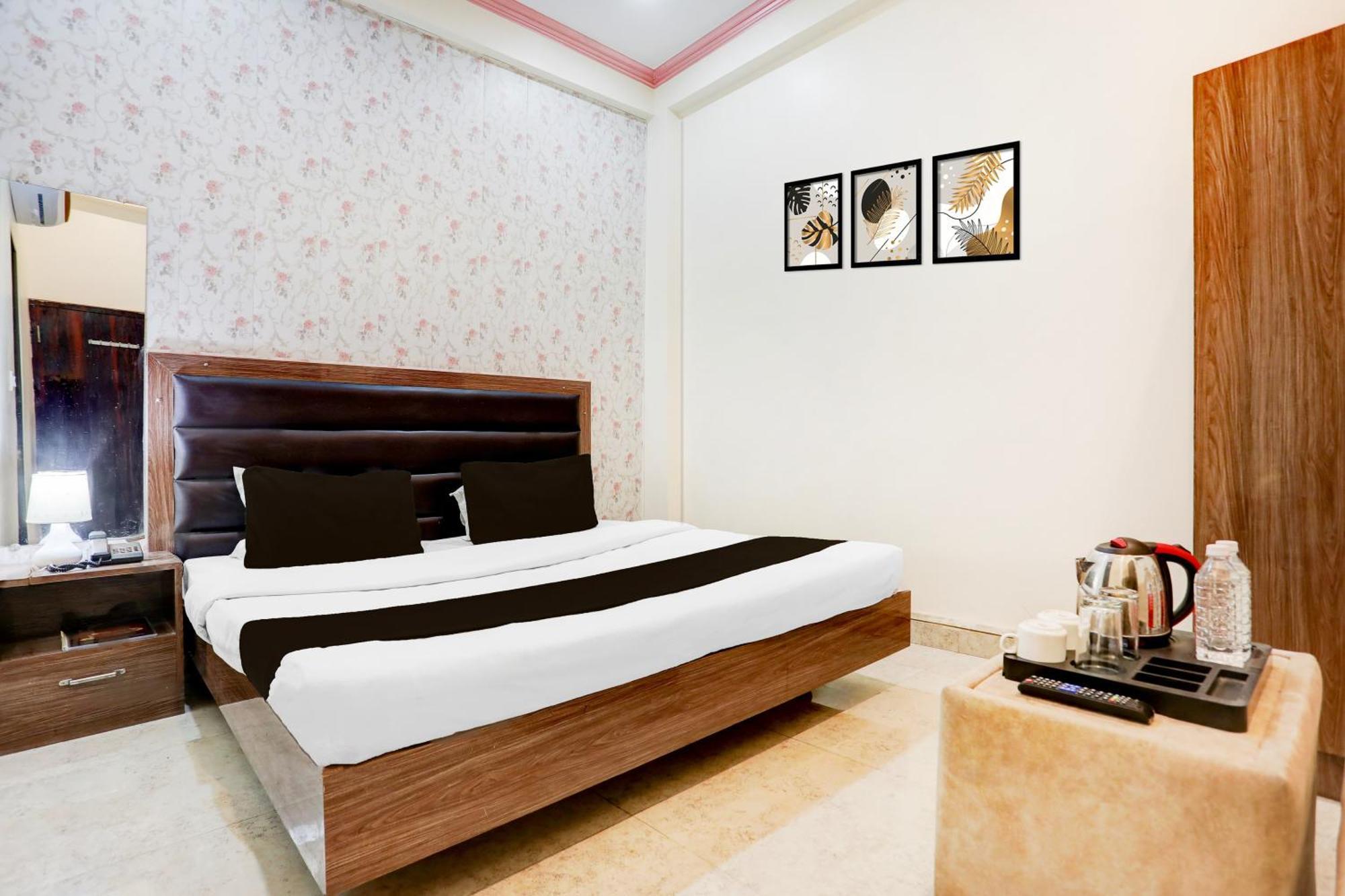 Super Hotel O Sankat Mochan Gandhi Nagar Kakarmatha Esterno foto